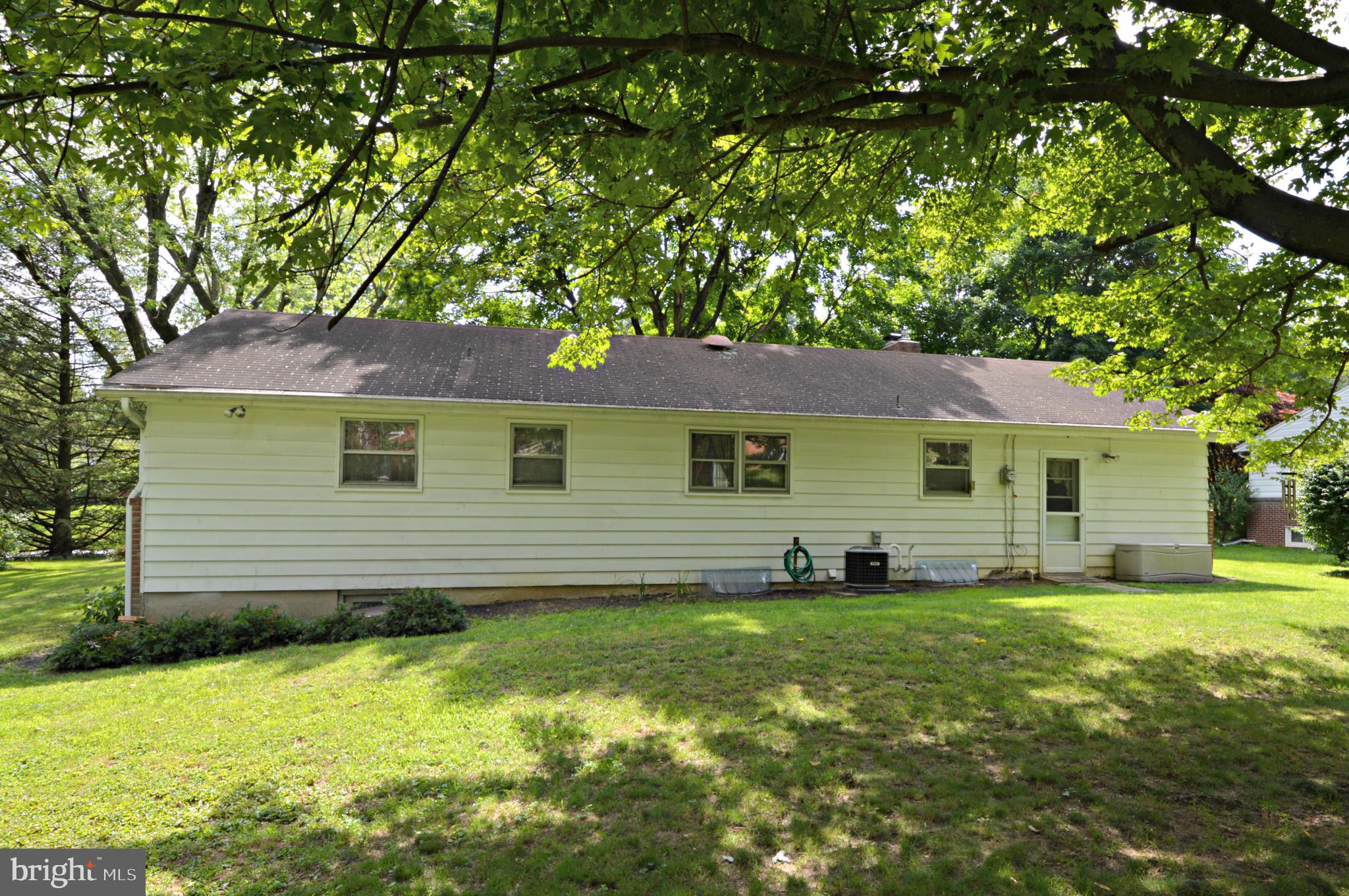 517 Yorktown Road Lancaster, PA 17603 - Photo 18 of 19 Rear view