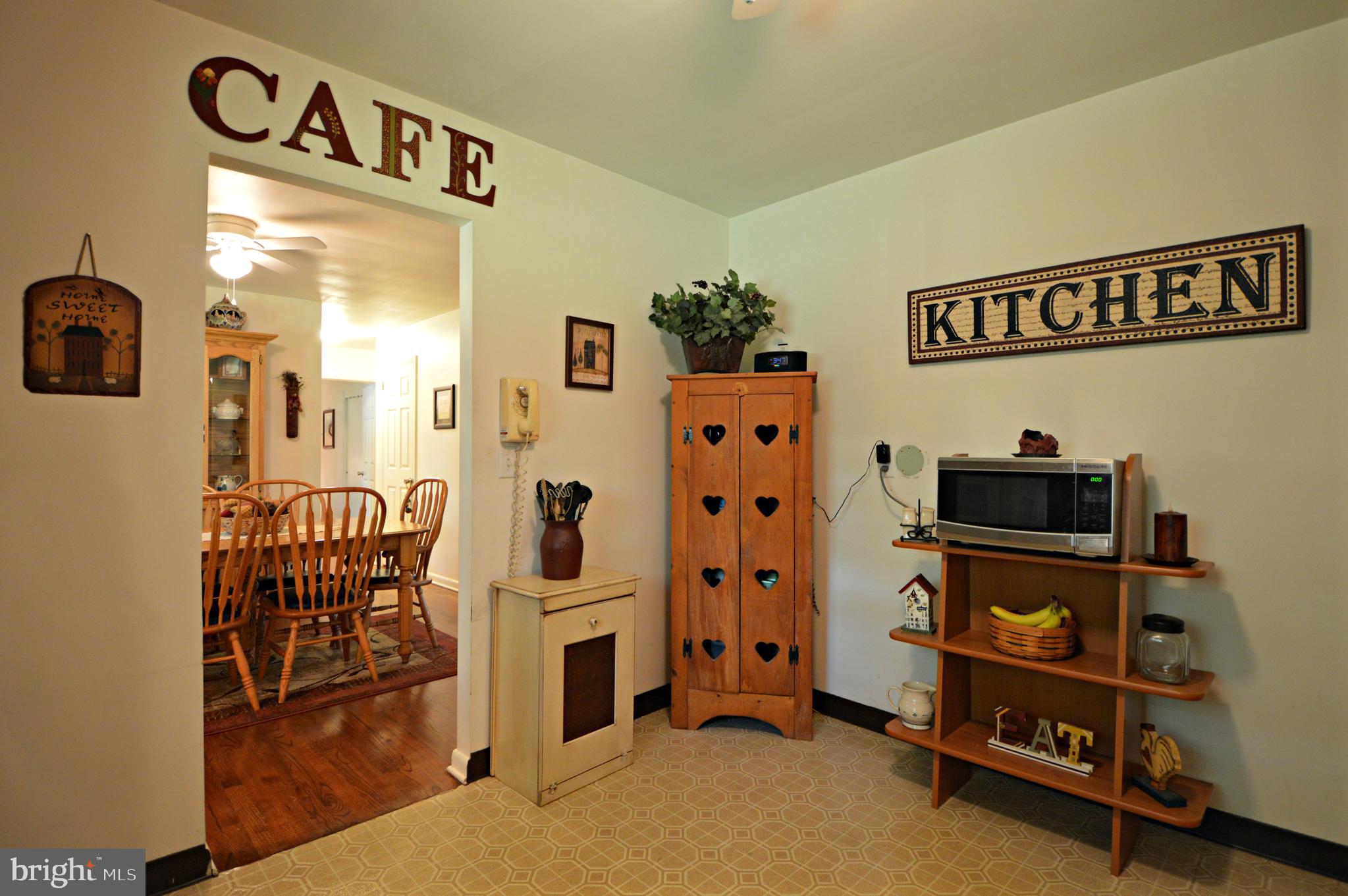 517 Yorktown Road Lancaster, PA 17603 - Photo 10 of 19 Kitchen