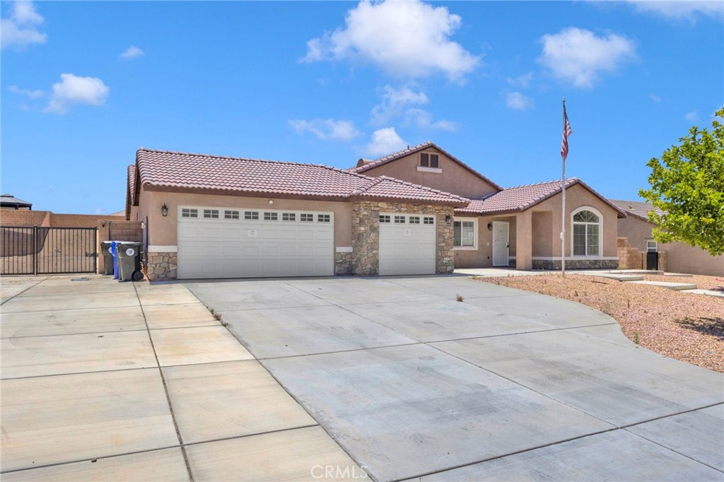 17877 Cabazon Road Apple Valley, CA 92307 - Photo 6 of 41