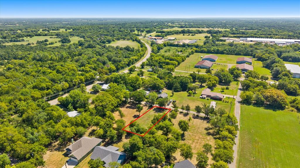 405 3rd Street Commerce, TX 75428 - Photo 7 of 26 a view of a city