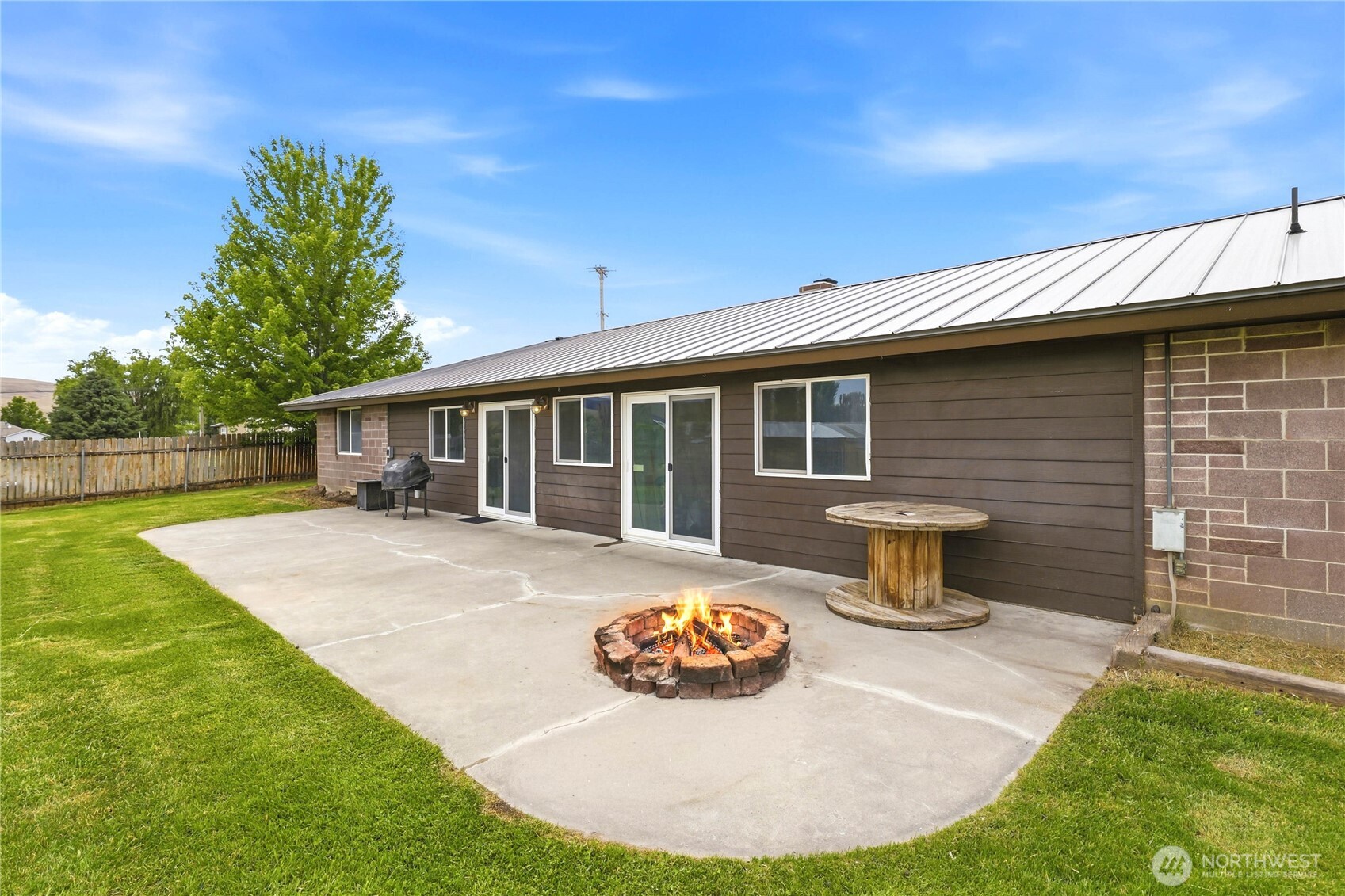52005 North Whan Road Benton City, WA 99320 - Photo 6 of 35