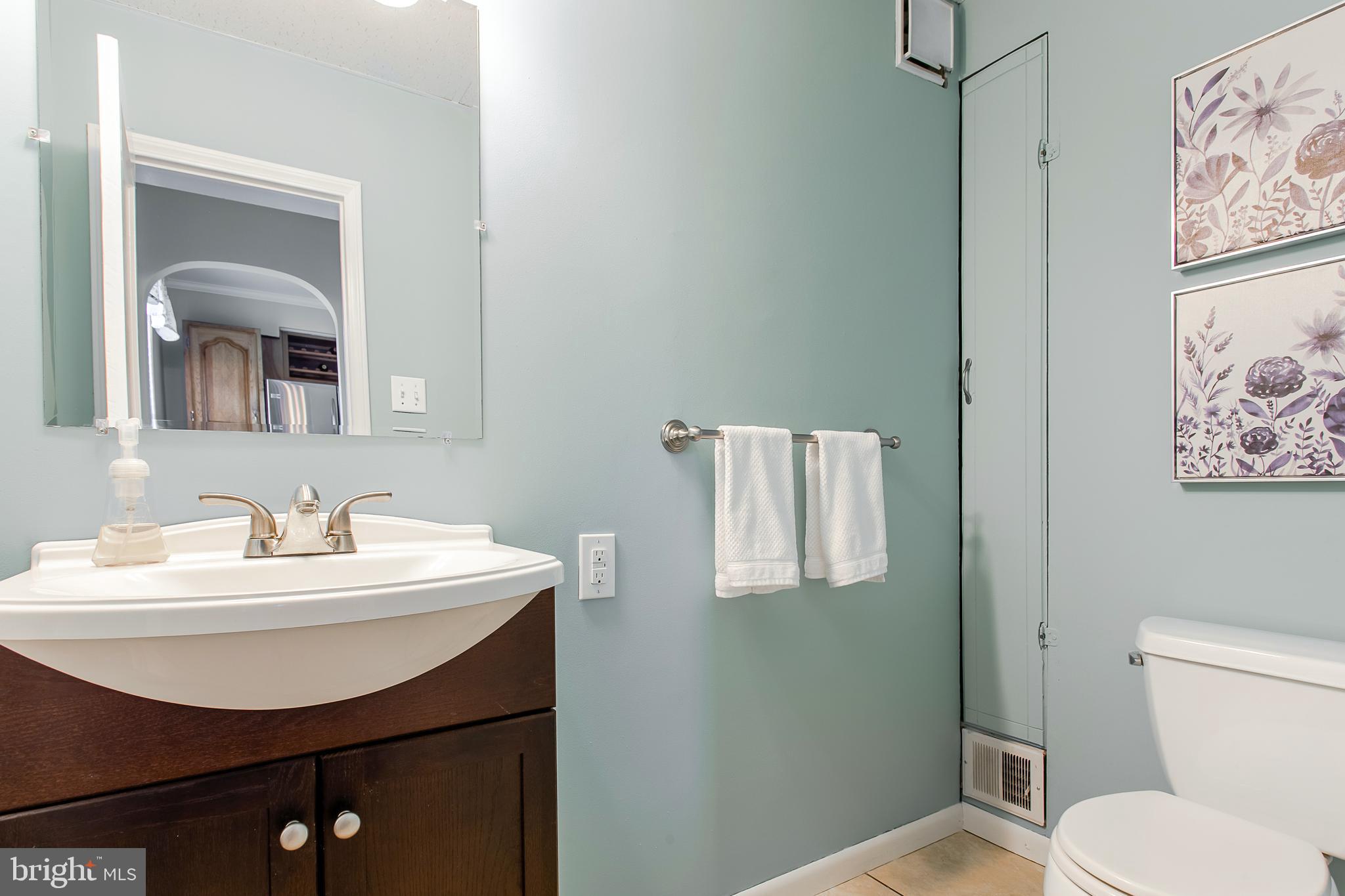 405 North Manoa Road Havertown, PA 19083 - Photo 10 of 20