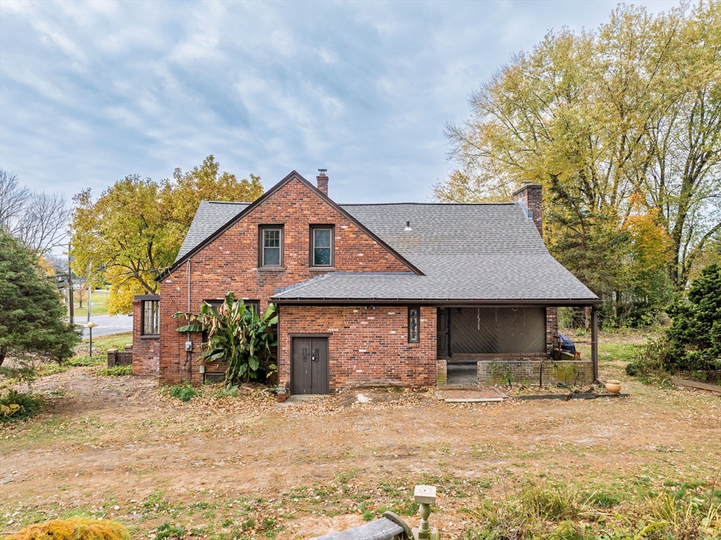 260 Porter Road East Longmeadow, MA 01028 - Photo 3 of 29 Gallery Image 3