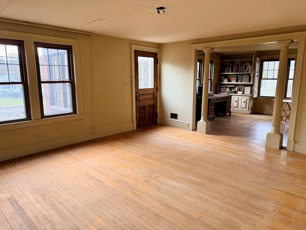 260 Porter Road East Longmeadow, MA 01028 - Photo 8 of 29 Gallery Image 8