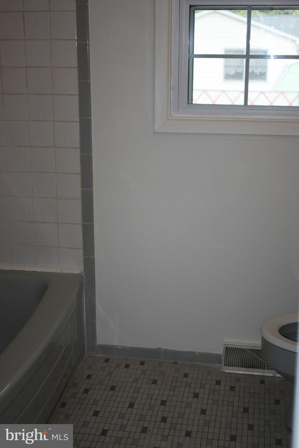 8111 Frye Road Alexandria, VA 22309 - Photo 7 of 17 Bath