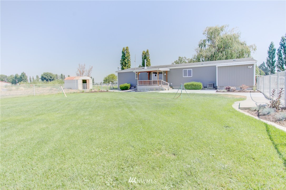 3822 Rd F Northeast Moses Lake, WA 98837 - Photo 3 of 25 Gallery Image 3