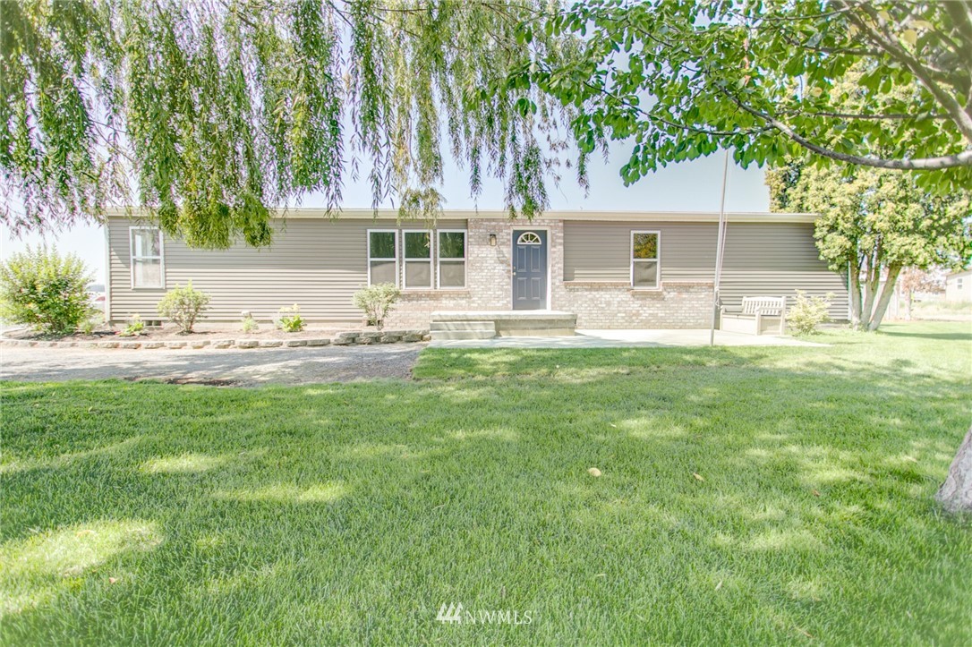 3822 Rd F Northeast Moses Lake, WA 98837 - Photo 4 of 25 Gallery Image 4