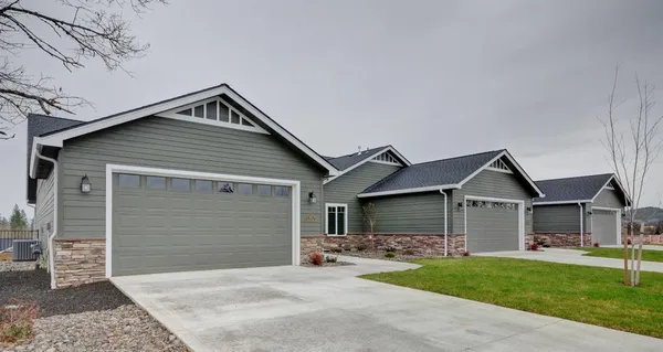 $469,000 | 179 Skyhawk Drive, Eagle Point, OR 97524