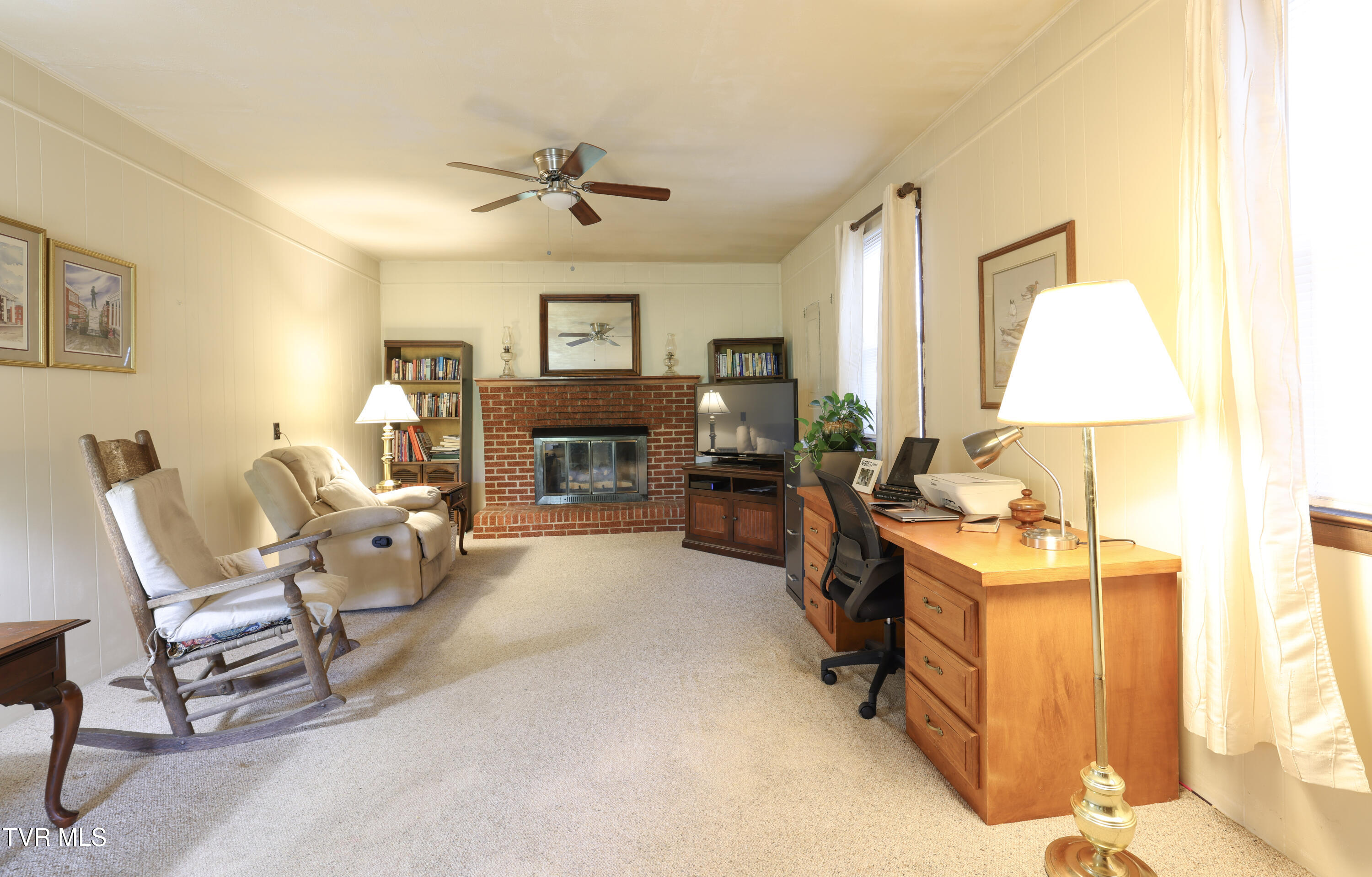 20495 Blue Spruce Road Bristol, VA 24202 - Photo 11 of 24 Den 2