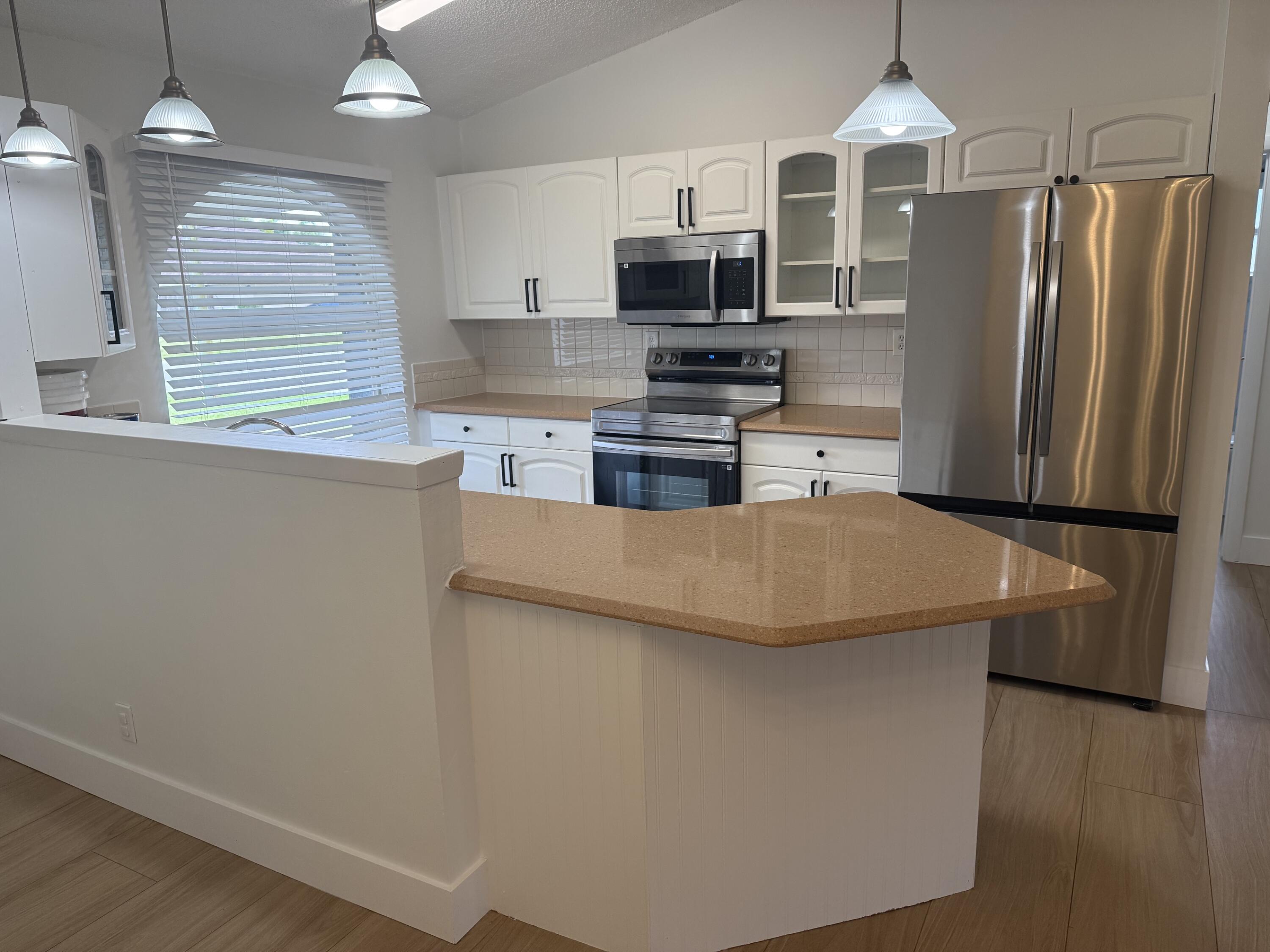 6249 Foster Street Jupiter, FL 33458 - Photo 5 of 25 Kitchen