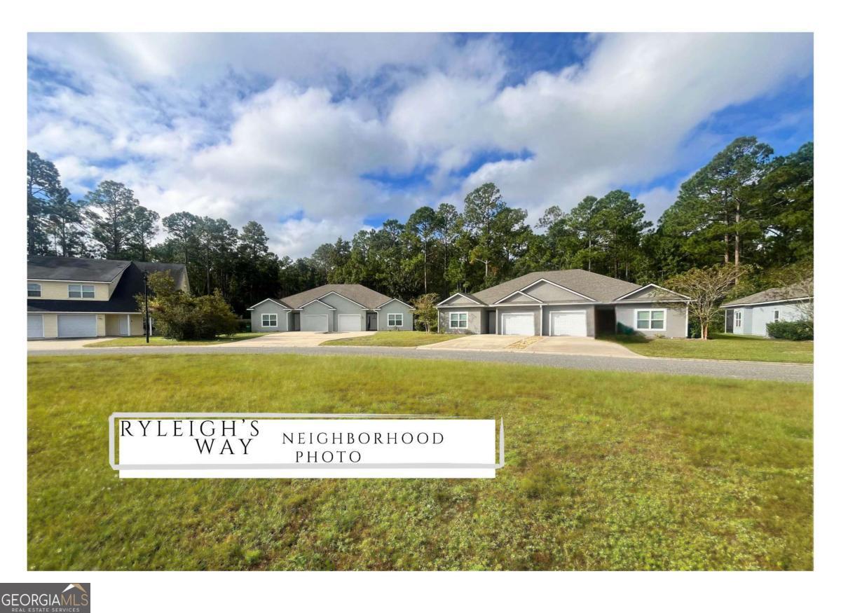 303 Gary Circle St. Marys, GA 31558 - Photo 41 of 42 a view of swimming pool and mountain