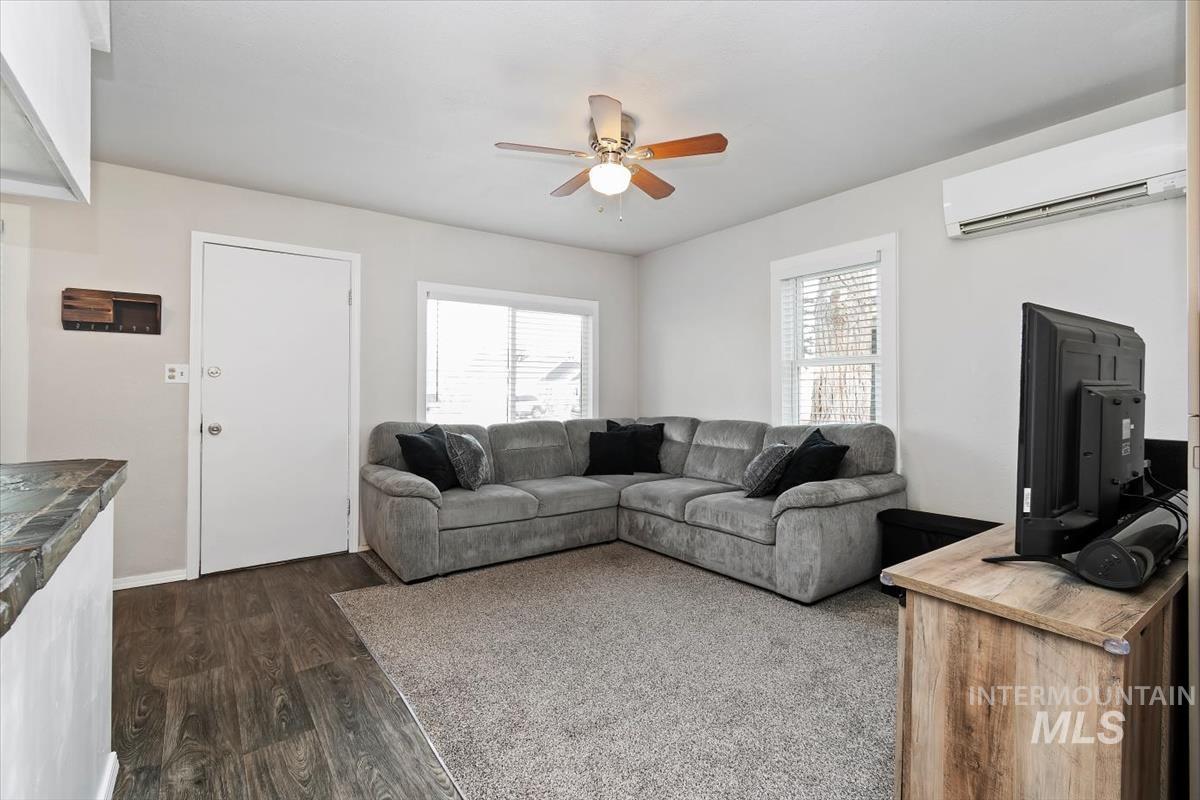 116 Maple Street Nampa, ID 83686 - Photo 4 of 43