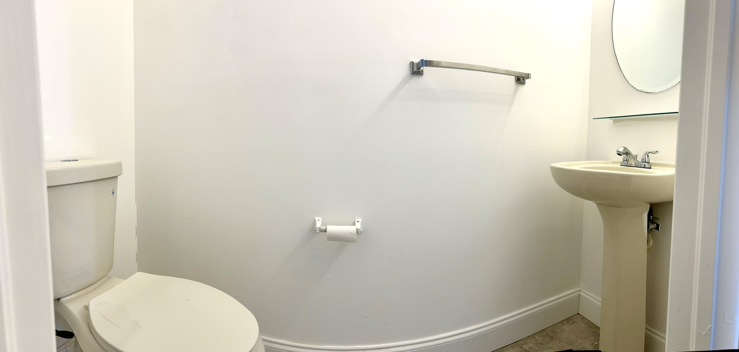 10253 Vía Hibiscus Boca Raton, FL 33428 - Photo 15 of 48 Half bath