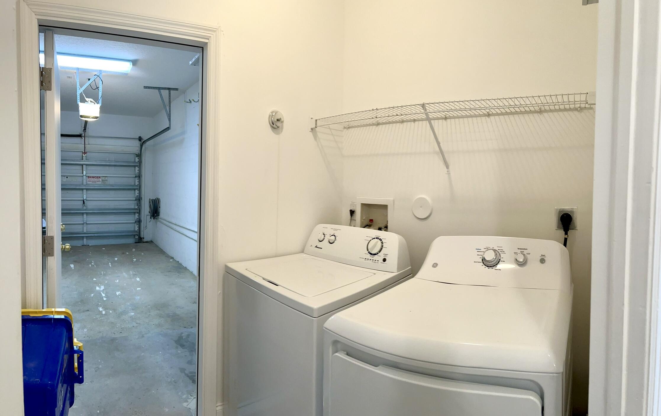 10253 Vía Hibiscus Boca Raton, FL 33428 - Photo 18 of 48 Laundry room