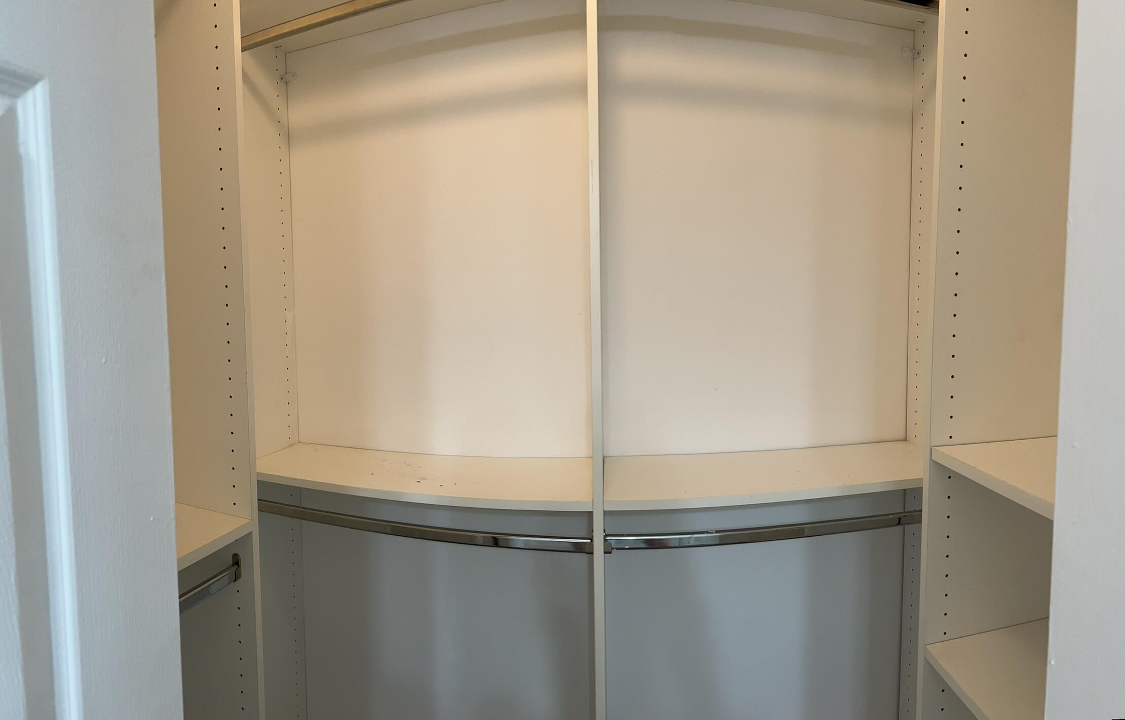 10253 Vía Hibiscus Boca Raton, FL 33428 - Photo 30 of 48 Walk in closet