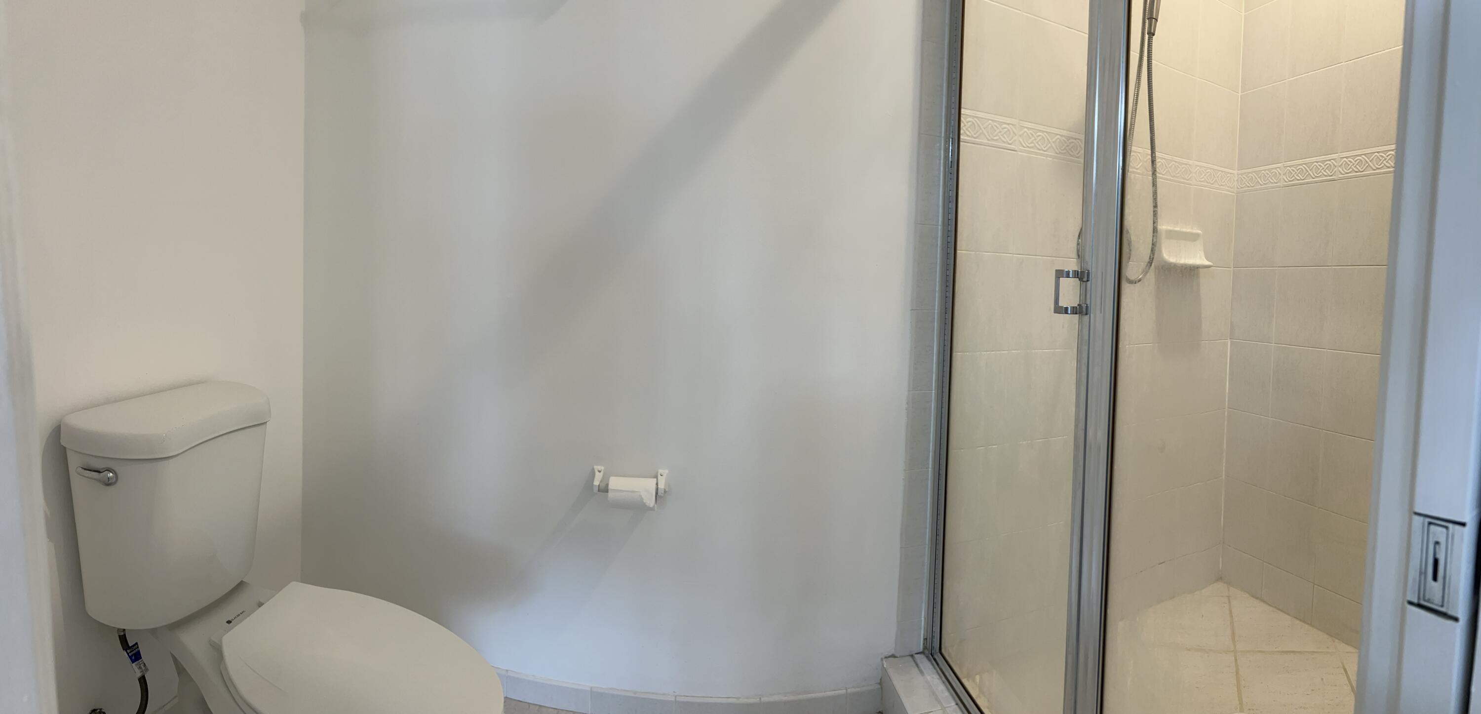 10253 Vía Hibiscus Boca Raton, FL 33428 - Photo 31 of 48 Bathroom #1