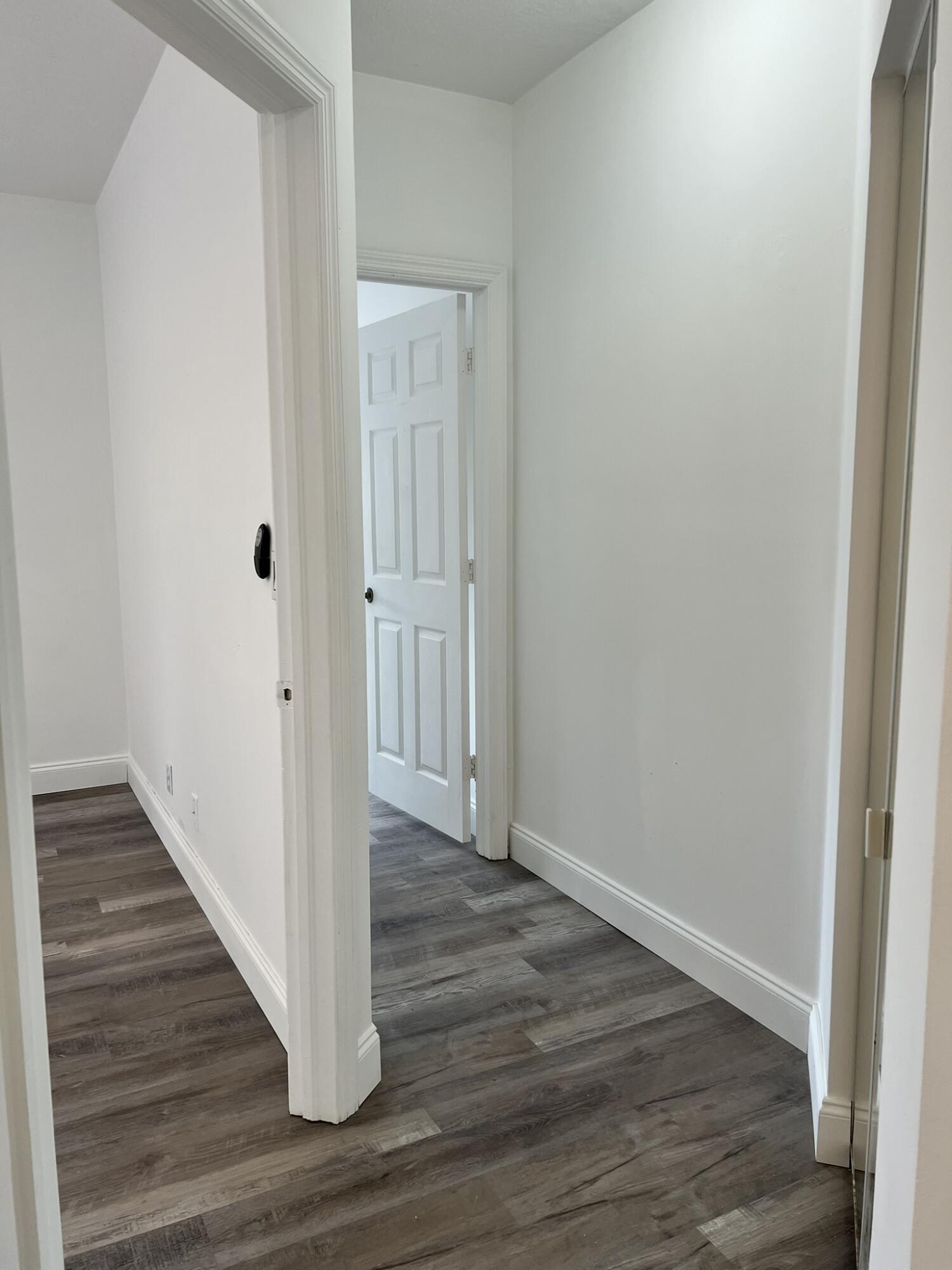 10253 Vía Hibiscus Boca Raton, FL 33428 - Photo 33 of 48 Hallway to other bedrooms