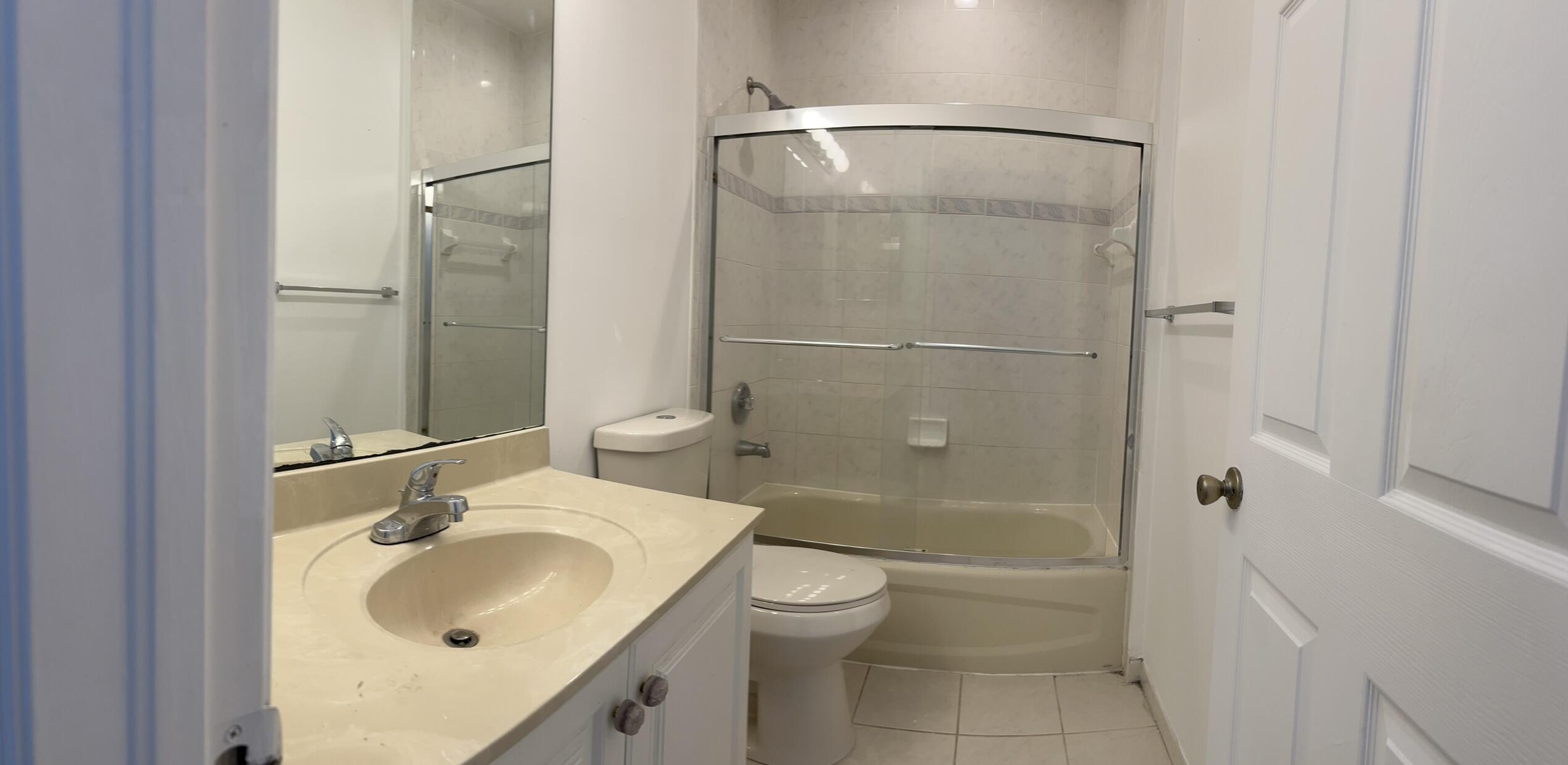 10253 Vía Hibiscus Boca Raton, FL 33428 - Photo 34 of 48 Bathroom #2