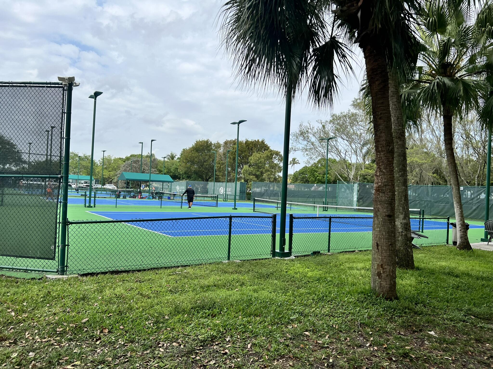 10253 Vía Hibiscus Boca Raton, FL 33428 - Photo 5 of 48 Tennis Courts