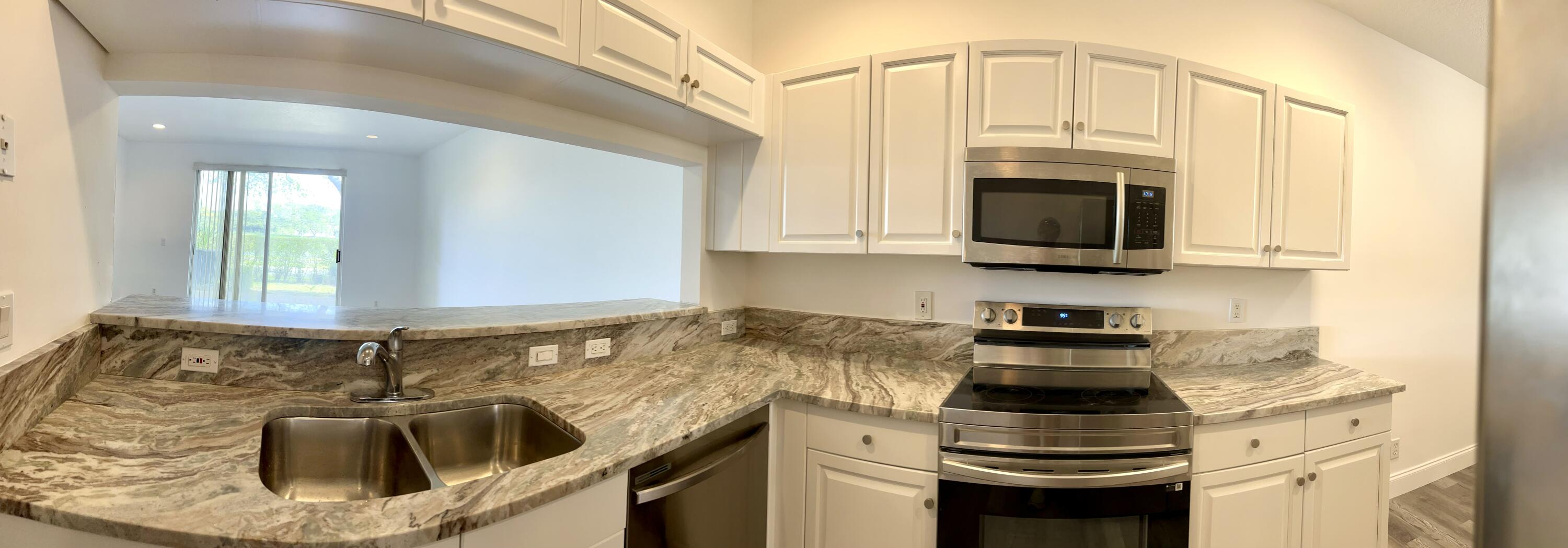 10253 Vía Hibiscus Boca Raton, FL 33428 - Photo 6 of 48 Granite counter tops