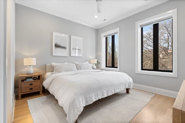 $1,100,000 | 2727 North Kenmore Avenue, Unit 3, Chicago, IL 60614