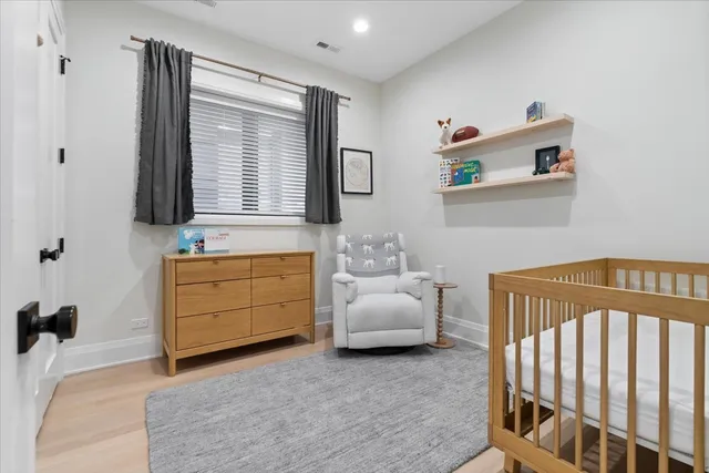 $1,100,000 | 2727 North Kenmore Avenue, Unit 3, Chicago, IL 60614