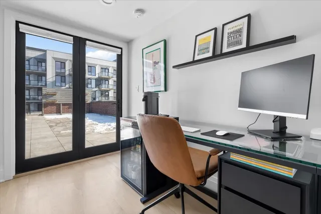 $1,100,000 | 2727 North Kenmore Avenue, Unit 3, Chicago, IL 60614