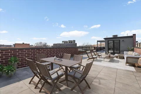 $1,100,000 | 2727 North Kenmore Avenue, Unit 3, Chicago, IL 60614