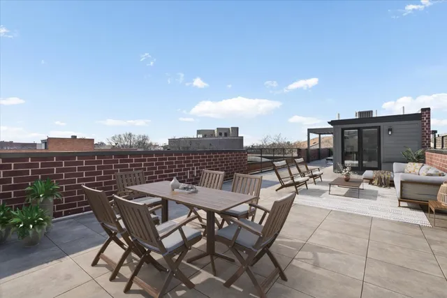 $1,100,000 | 2727 North Kenmore Avenue, Unit 3, Chicago, IL 60614