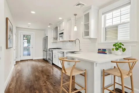 $639,000 | 20 Maryland Street, Unit 2, Boston, MA 02125