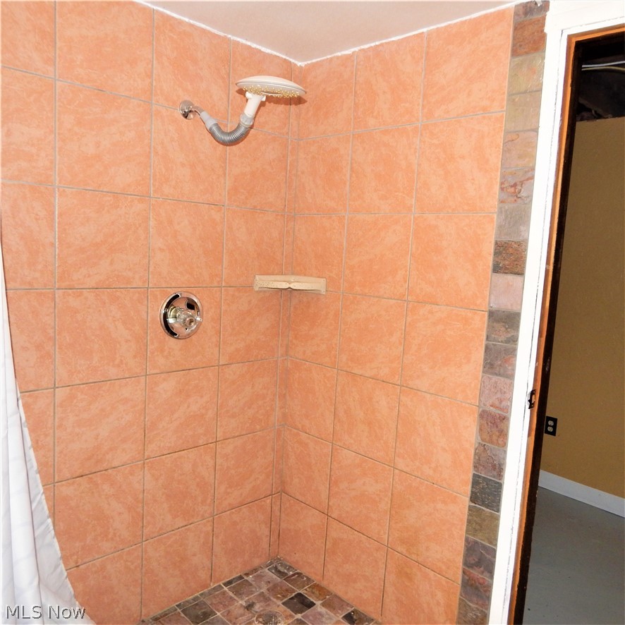 11607 Crofton Road Garfield Heights, OH 44125 - Photo 26 of 28