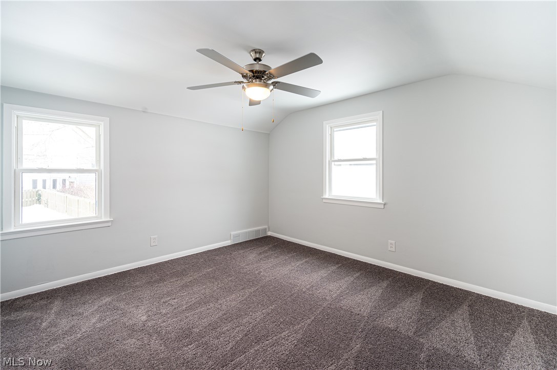 4096 Linnell Road Cleveland, OH 44121 - Photo 21 of 34