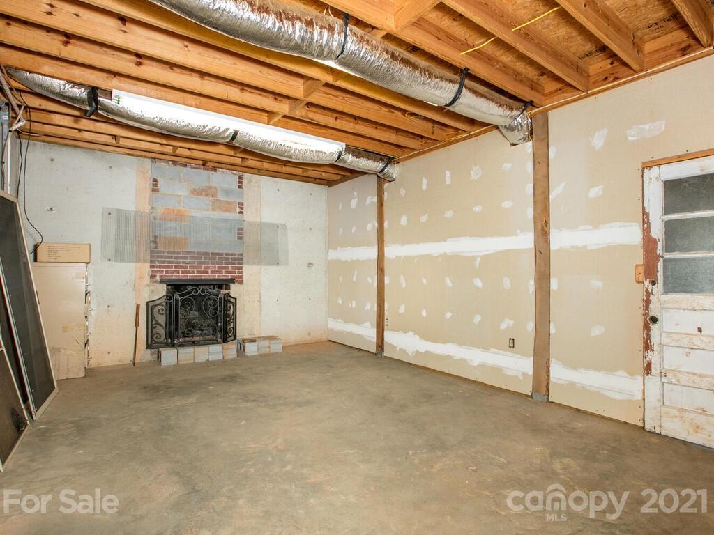 723 North Highland Road, Unit 9 10 11 Mill Spring, NC 28756 - Photo 25 of 46 a view of an empty room