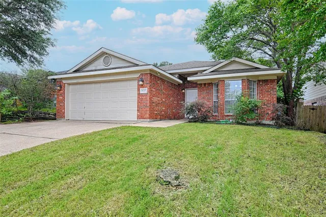 $2,100 | 10257 Tustin Terrace, Fort Worth, TX 76108