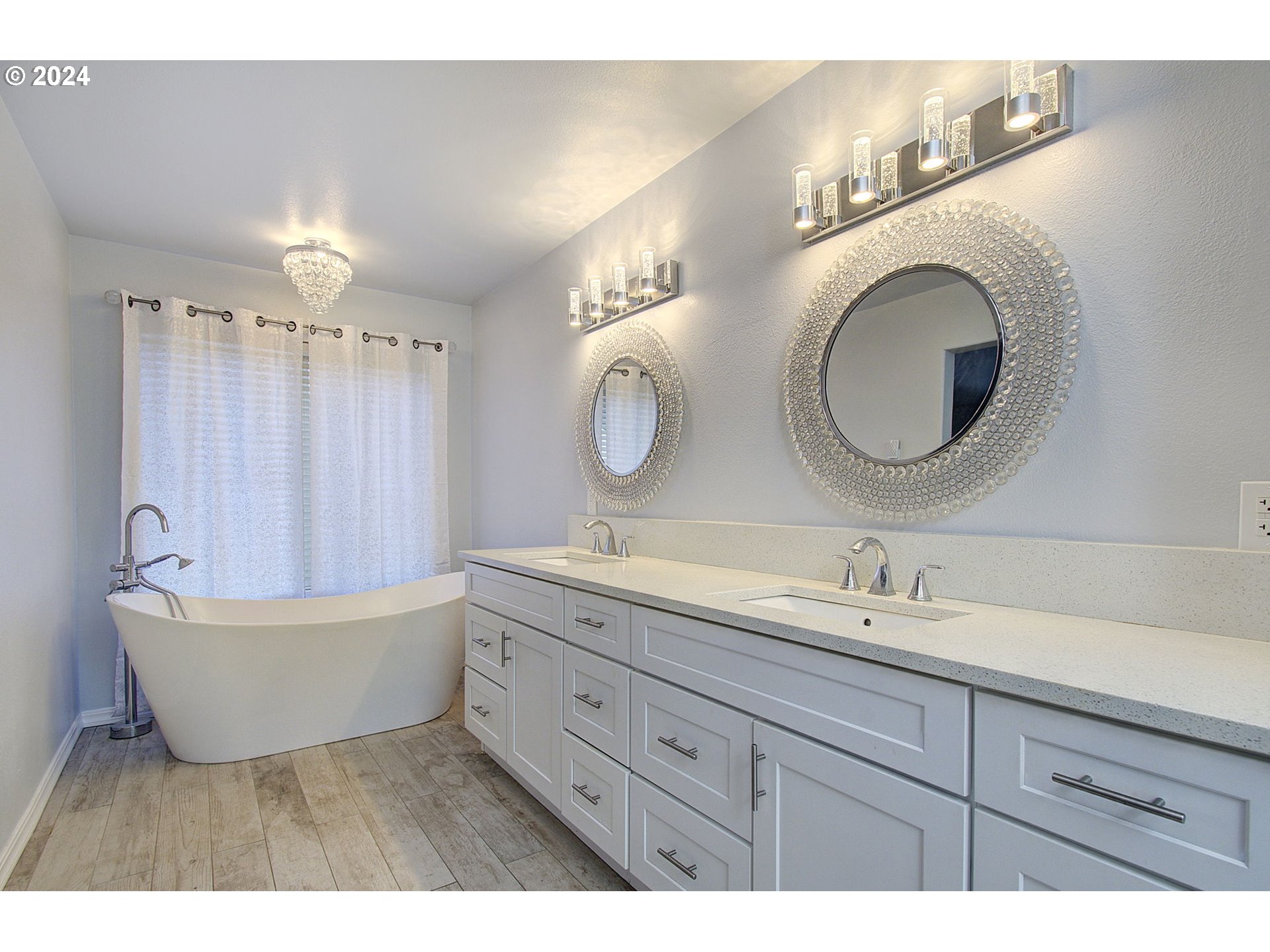 2414 Northeast 165th Street Ridgefield, WA 98642 - Photo 27 of 48 Bathroom, Attached