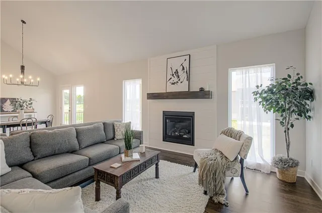 $449,900 | 1102 Noah's Lane, Kearney, MO 64060