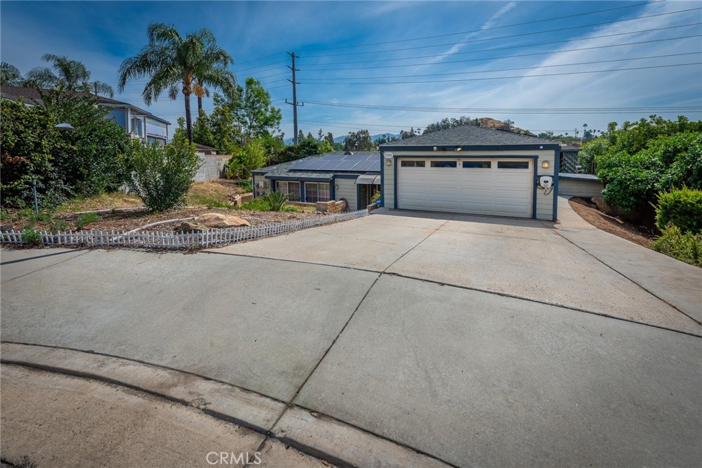 3208 Gibraltar Dr. Riverside, CA 92506 - Photo 3 of 37 a view of a terrace