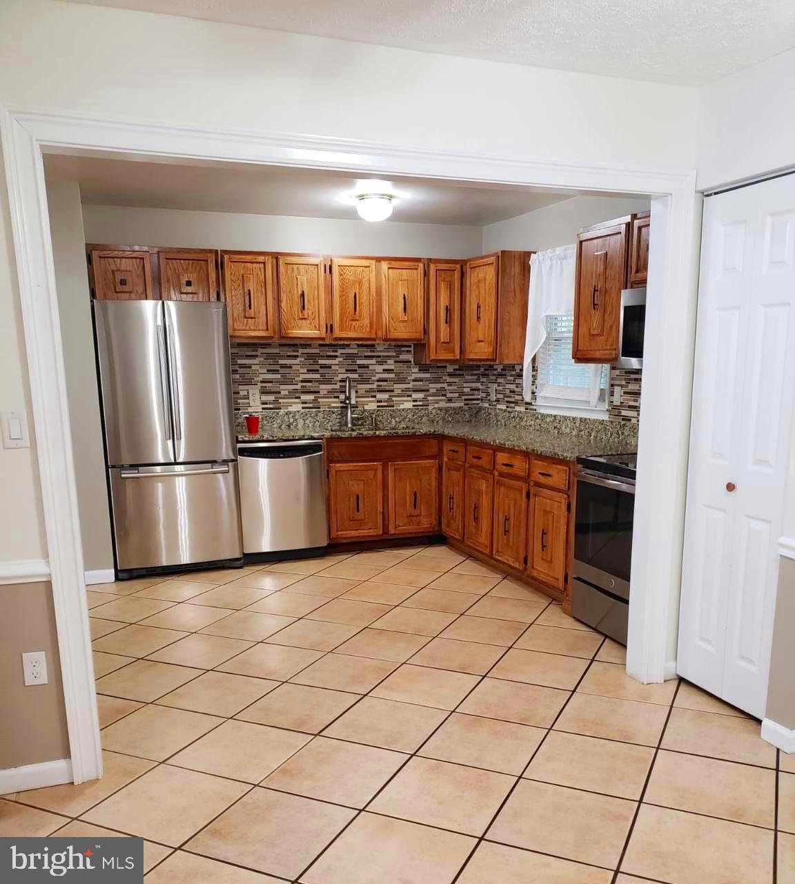13454 Keytone Road Woodbridge, VA 22193 - Photo 5 of 43 Gallery Image 5