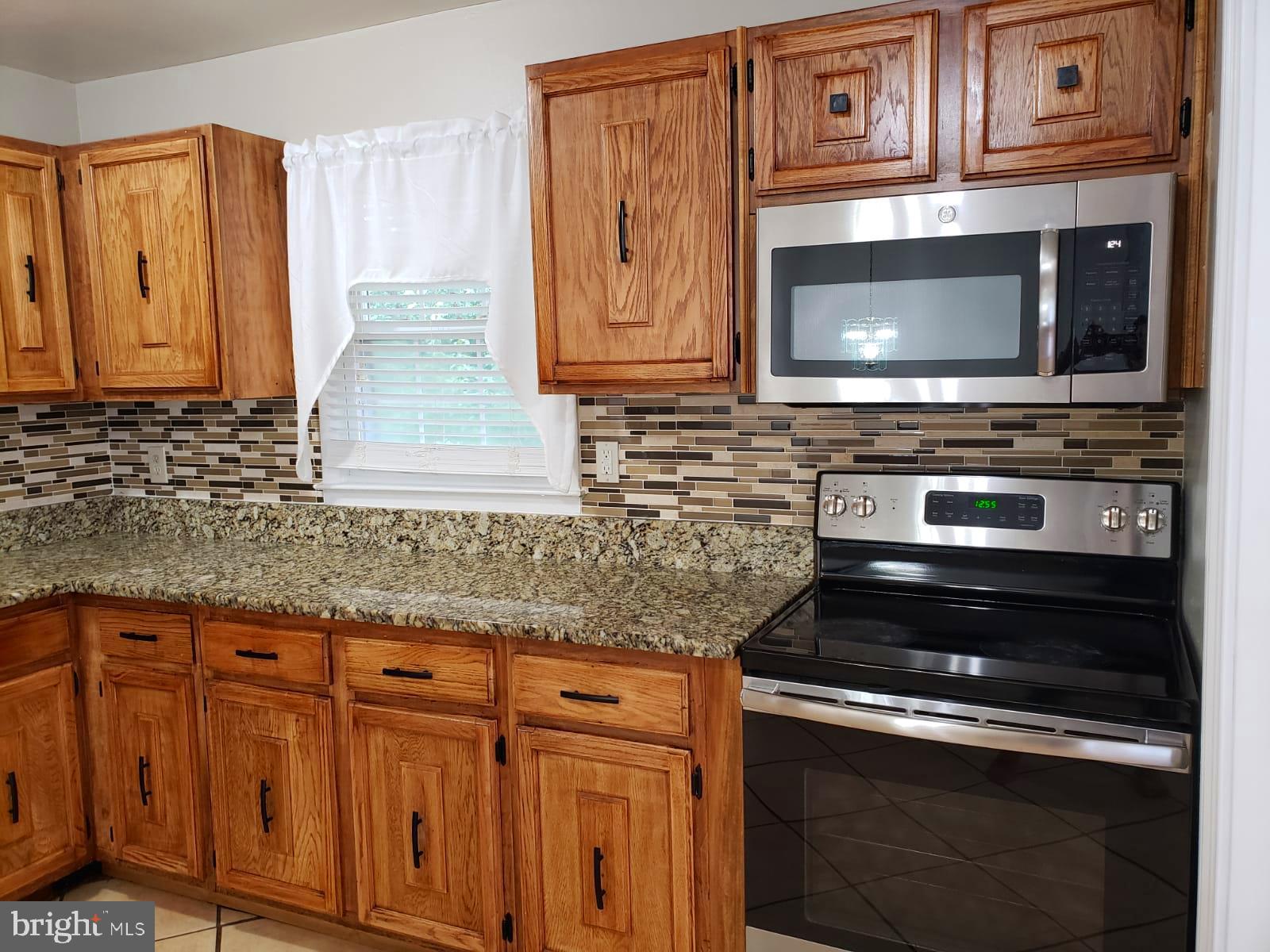 13454 Keytone Road Woodbridge, VA 22193 - Photo 6 of 43 Gallery Image 6
