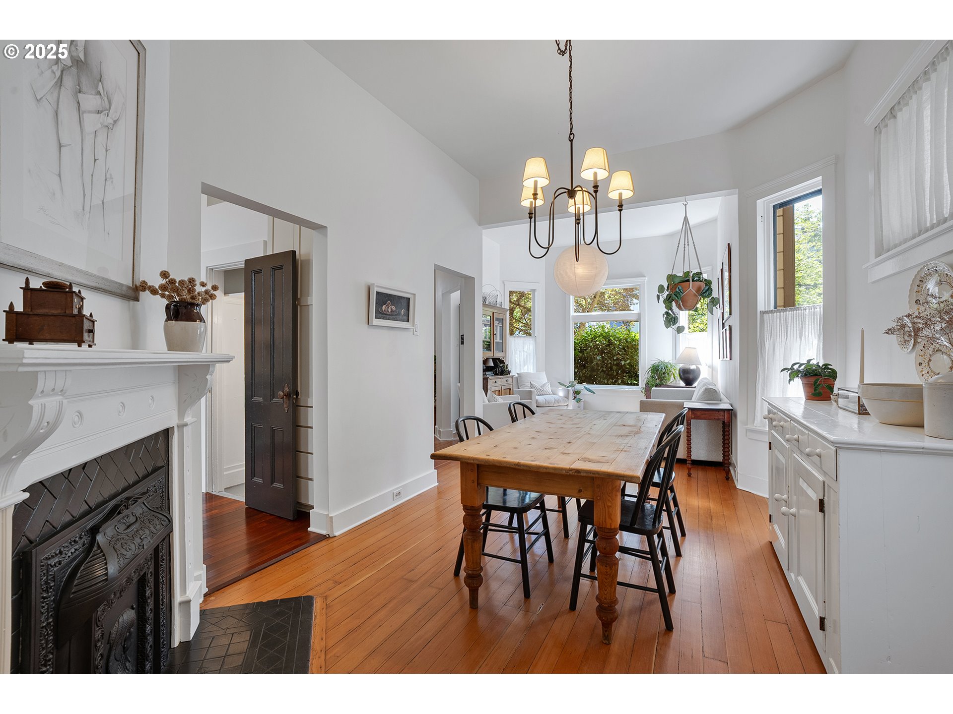 2373 Northwest Johnson Street Portland, OR 97210 - Photo 11 of 48