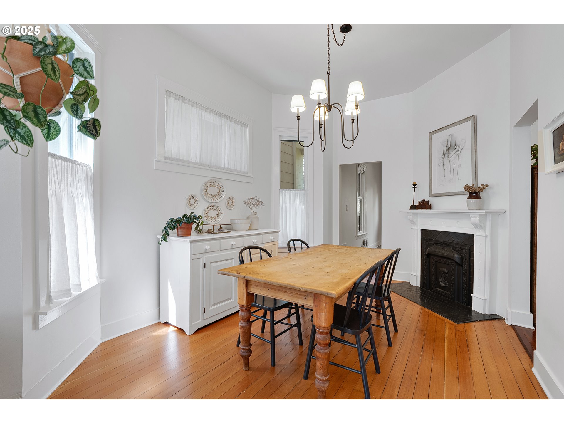 2373 Northwest Johnson Street Portland, OR 97210 - Photo 9 of 48