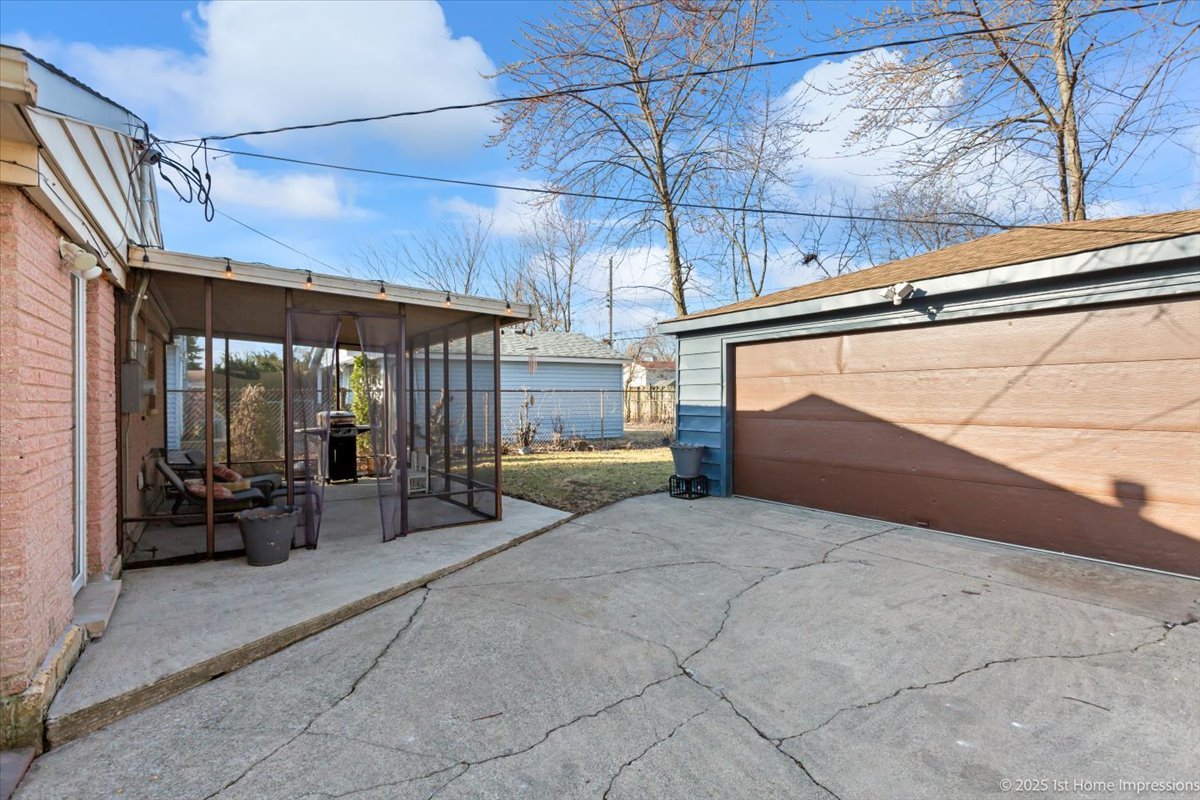 16340 Justine Street Markham, IL 60428 - Photo 16 of 19 a view of living room filled with furniture