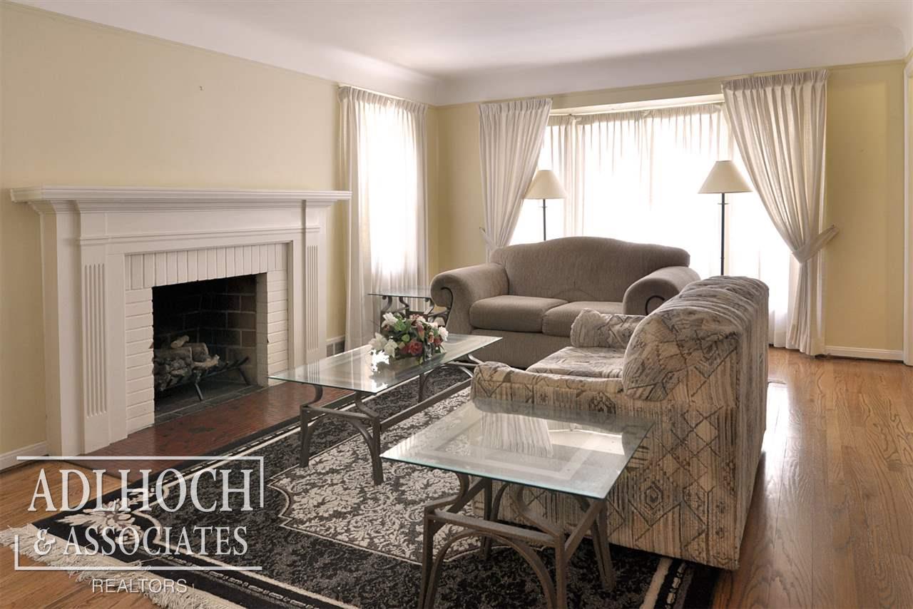 379 Ridgemont Road Grosse Pointe Farms, MI 48236 - Photo 3 of 16