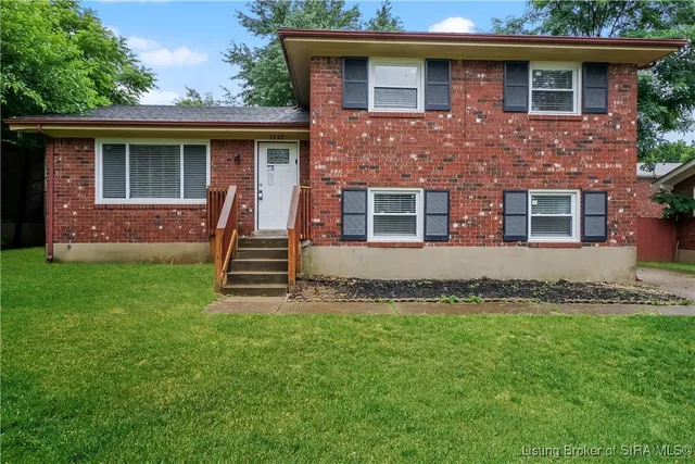 $2,020 | 1717 Birchbark Lane, Jeffersonville, IN 47130