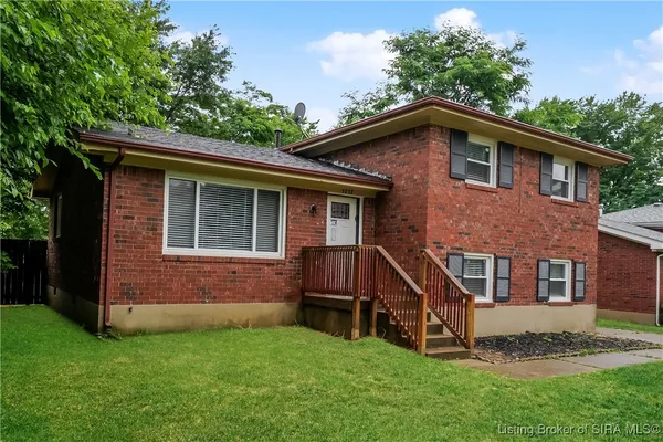 $1,995 | 1717 Birchbark Lane, Jeffersonville, IN 47130