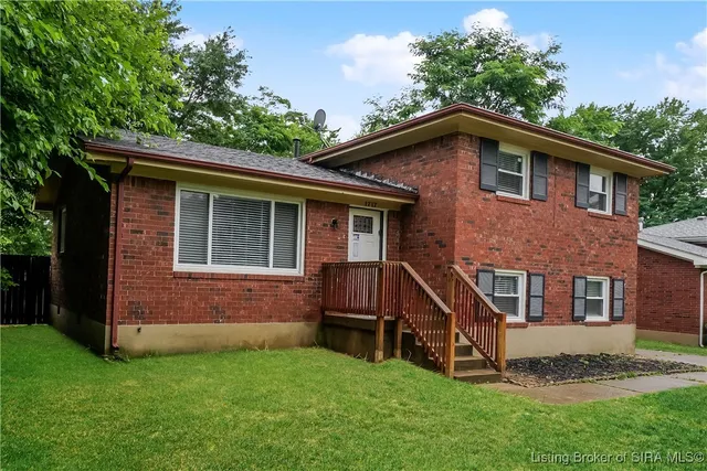 $2,020 | 1717 Birchbark Lane, Jeffersonville, IN 47130