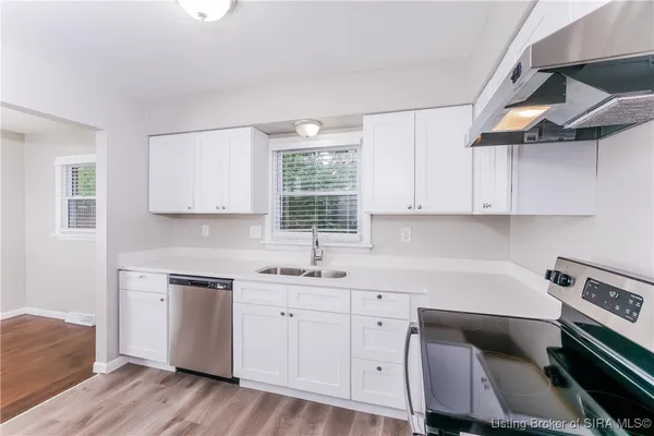 $1,995 | 1717 Birchbark Lane, Jeffersonville, IN 47130