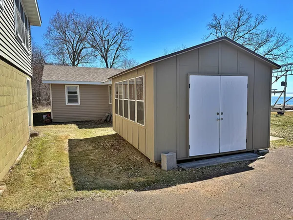 $500,000 | 33243 Highway 18, Aitkin, MN 56431