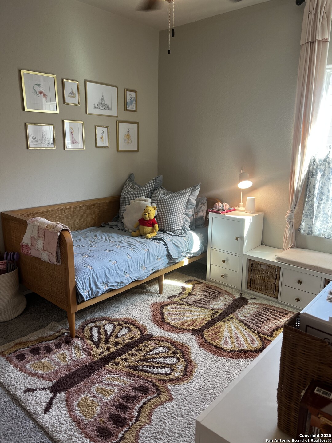 7602 Alameda Beach Converse, TX 78109 - Photo 16 of 23 a living room with furniture rug and window