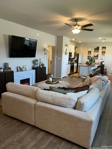 $1,795 | 7602 Alameda Beach, Converse, TX 78109